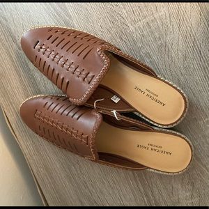 AE NWT mule slip ons